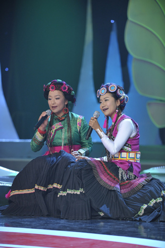 纳西姐妹演唱《嫁女调》 获全国第十五届群星奖