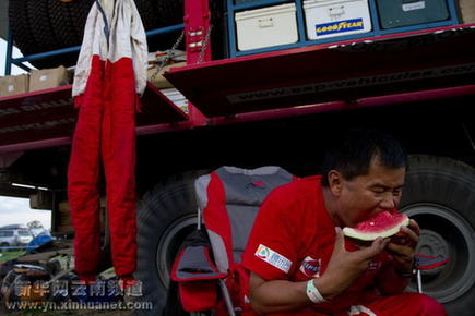 中国车手征战达喀尔拉力赛