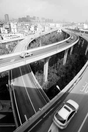 昆明市:地方财政总收入跃居西部城市第二