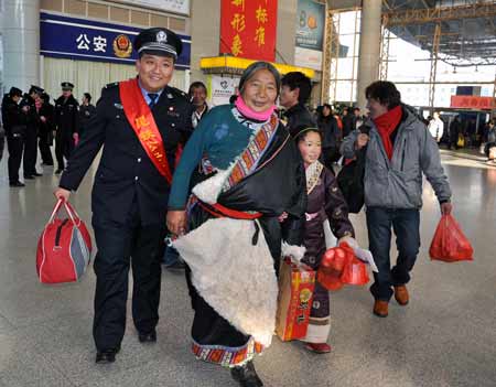 扶老携幼受好评