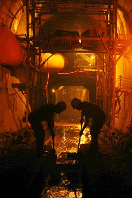 中国排名第二高风险隧道秀山隧道建设“探秘”