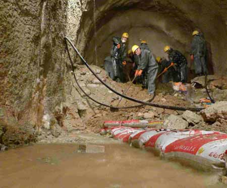 中国排名第二高风险隧道秀山隧道建设“探秘”