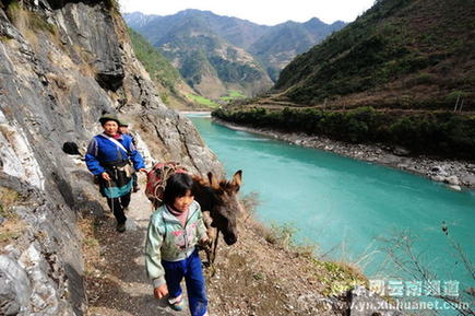 雄奇壮美的怒江丙中洛茶马古道[组图]