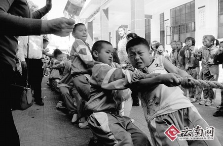 昆明将立法保障学生健康 学习不超8小时