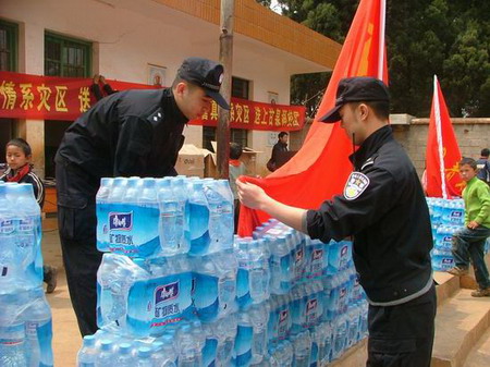 昆铁公安两基层单位荣获“全国青年文明号”殊荣