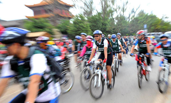 自行车爱好者乐享骑行活动在昆首发