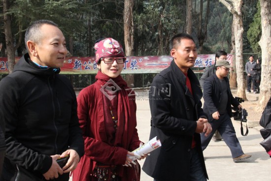 杨丽萍金飞豹邀请德馨学校孩子们看演出（组图）