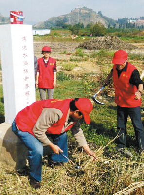 352棵界桩护卫滇池一级保护区 数百人负责日常管理