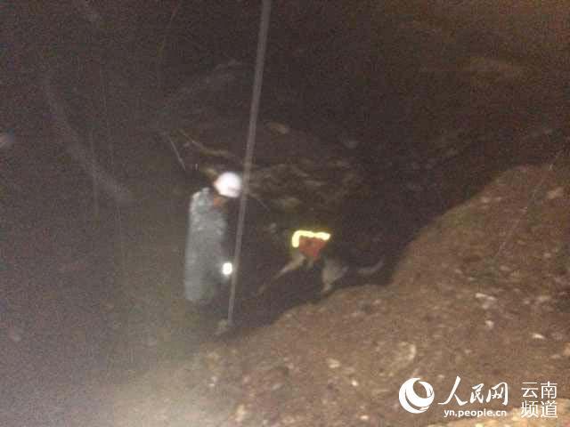 云南东川山体滑坡仍有9人失踪救援难度大