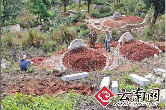 昆明西山林场活人墓抢占山头 已强拆26座