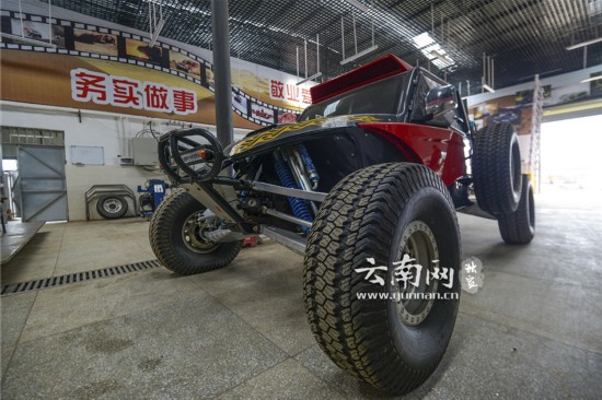 云南雄风车队F4方程式赛车首亮相 山路方程式速度与激情同在