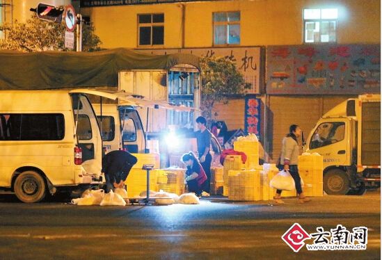 记者探访昆明“米线夜市” 治理方面存在难度