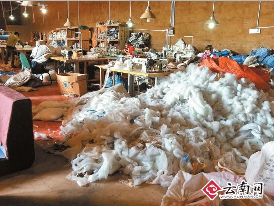 记者探访山坳中的家具市场：碎木变身实木门 昆产家具成“港货”