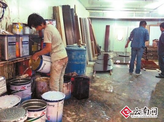 记者探访山坳中的家具市场：碎木变身实木门 昆产家具成“港货”