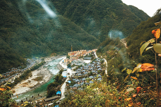打通大动脉：独龙江公路贯通的震动（组图）