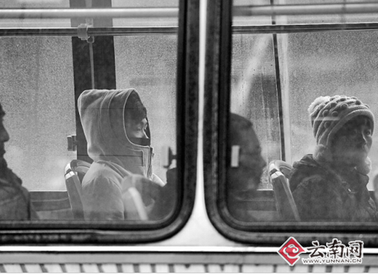 市民失望：这么冷怎么不下雪？ 气象条件不够“雪姑娘”待不久