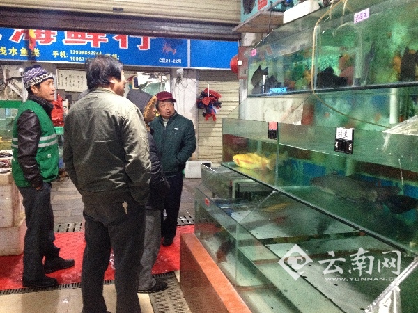 昆明开启“严寒模式” 海鲜价格未受天气影响 部分蔬菜涨价