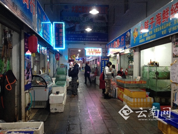 昆明开启“严寒模式” 海鲜价格未受天气影响 部分蔬菜涨价