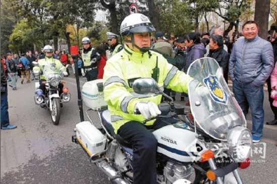 云南省各地各部门全面排查隐患加强值班值守 确保群众节日安全
