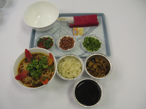 川航精品航线头等舱升级“中餐馆”