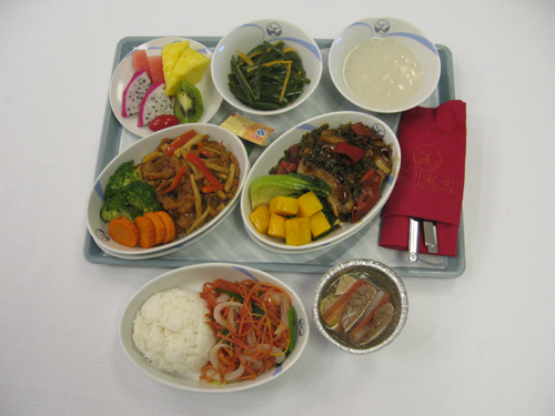 川航精品航线头等舱升级“中餐馆”