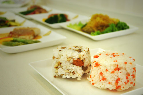 东航云南公司精心准备国际航班餐食服务南博会