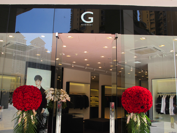 纪梵希(GIVENCHY)昆明栢联店重装开业
