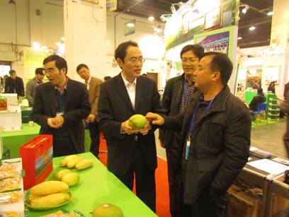 云南高原特色果品 深受杭州各界青睐