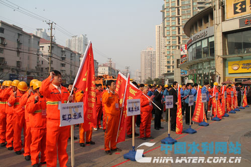 上海排水行业冒寒组织“百团大战”解民忧