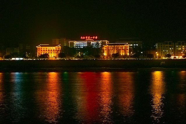 内江城市建设新景(沱江沿岸景观)