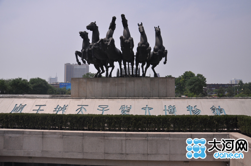 第11届网上看河南记者走进天子驾六博物馆