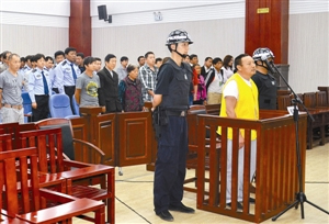 “赌神局长”的腐败真相