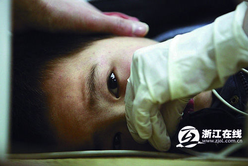 浙江一幼儿园21名幼儿误把老鼠药当零食吃(图)