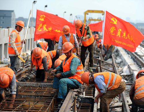 杭州地铁“党员先锋队”奋战工地迎“七一”
