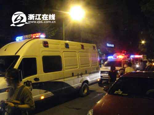 杭州一快递包裹爆炸 两间房都是白烟俩员工受伤
