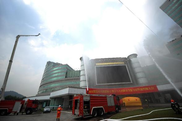 杭州举行高层建筑灭火救援演习