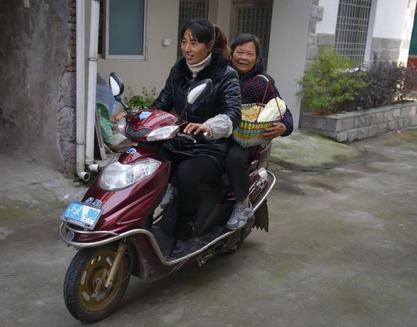 仙居慈孝志愿者 关爱空巢老人