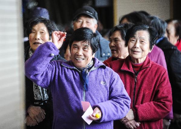 杭州：社区游园会迎新春