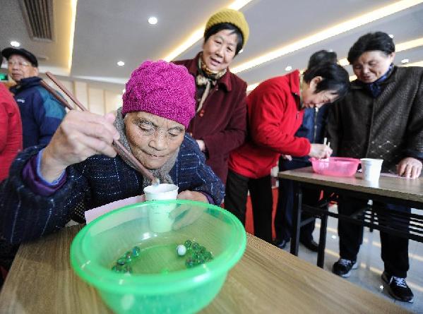 杭州：社区游园会迎新春