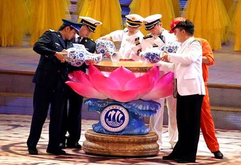 2011年航海日活动庆祝大会在舟山隆重举行