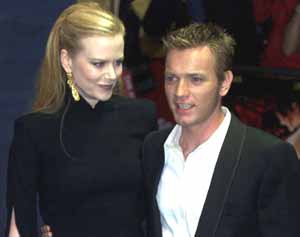 Australian actress Nicole Kidman (L) and Britis