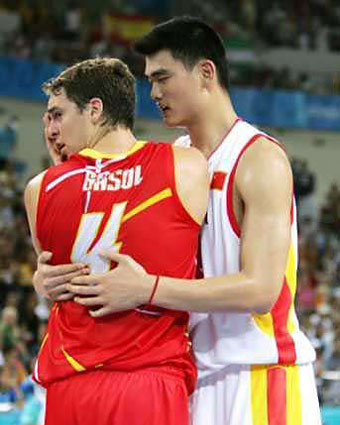 pau gasol spain. embraces Spain#39;s Pau Gasol