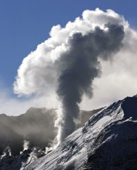 Mount St. Helens shoots out more steam
