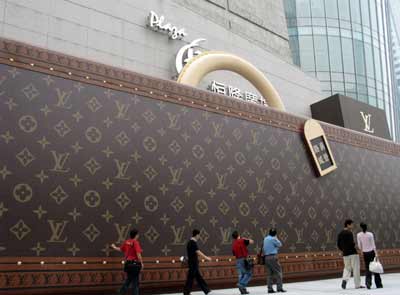 Luxury goods storming Chinese cities