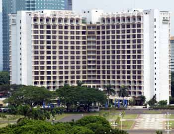 A view of Jakarta's Hilton hotel is seen December 16, 2004. [Reuters]