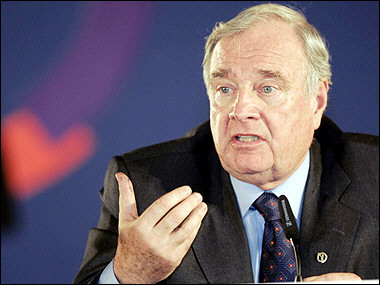 Picture of Canadian Prime Minister Paul Martin on 27 November 2004. Martin became the latest in a parade of world leaders to meet Libyan leader Moamer Kadhafi as the once pariah nation cements its emergence from diplomatic isolation. [AFP/file]
