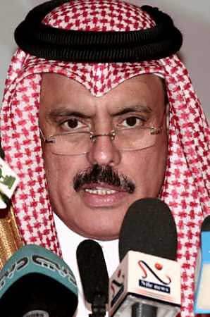 GCC Secretary General Abdul Rahman Attiya from Saudi Arabia, speaks to reporters at a press conference after the final day of 25th GCC Summit, held in Manama, Bahrain, December 21, 2004. Sunni-led Gulf Arab states, worried by rising Shi'ite power in Iraq, urged the U.S. on Tuesday to ensure all religious and ethnic groups take part in next month's elections, which Shi'ites look poised to win. [Reuters]