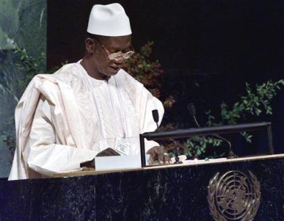 President of Guinea Lansana Conte addresses the 54th Session of the General Assembly at the United Nations in this Sept. 24, 1999 file photo. Gunmen fired on a convoy carrying Guinea President Lansana Conte in an apparent assassination attempt in the capital on Wednesday Jan. 19, 2005 security officials said. [AP/file]