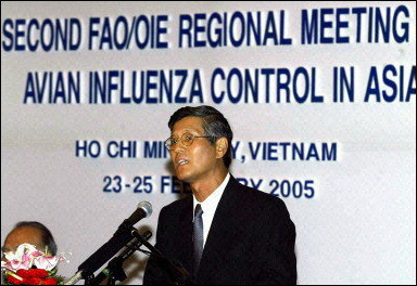The WHO's Regional Director for Asia-Pacific, Dr Shigeru Omi, said that bird flu would have a greater impact than the Severe Acute Respiratory Syndrome (SARS (news - web sites)) outbreak that killed nearly 800 people two years ago(AFP/File/Hoang Dinh Nam) 