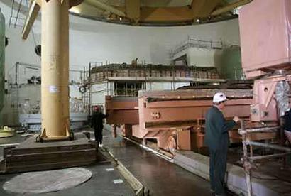 An interior view of the Bushehr nuclear power plant, some 1,000 kms south of Tehran, February 27, 2005. Russia and Iran signed a nuclear fuel supply deal long opposed by Washington which paves the way for Tehran to start up its first atomic power plant next year, state media reported. [Reuters/Handout]